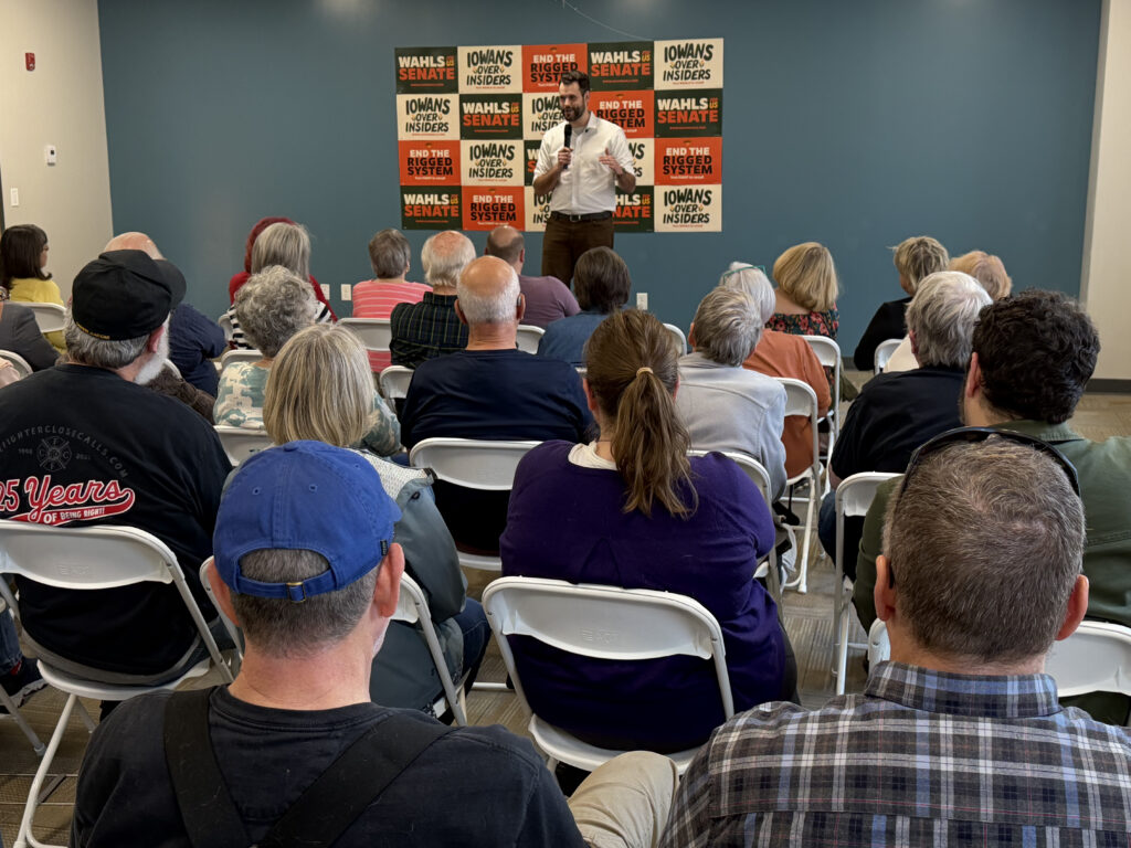 Wahls addresses crowd in Marshalltown
